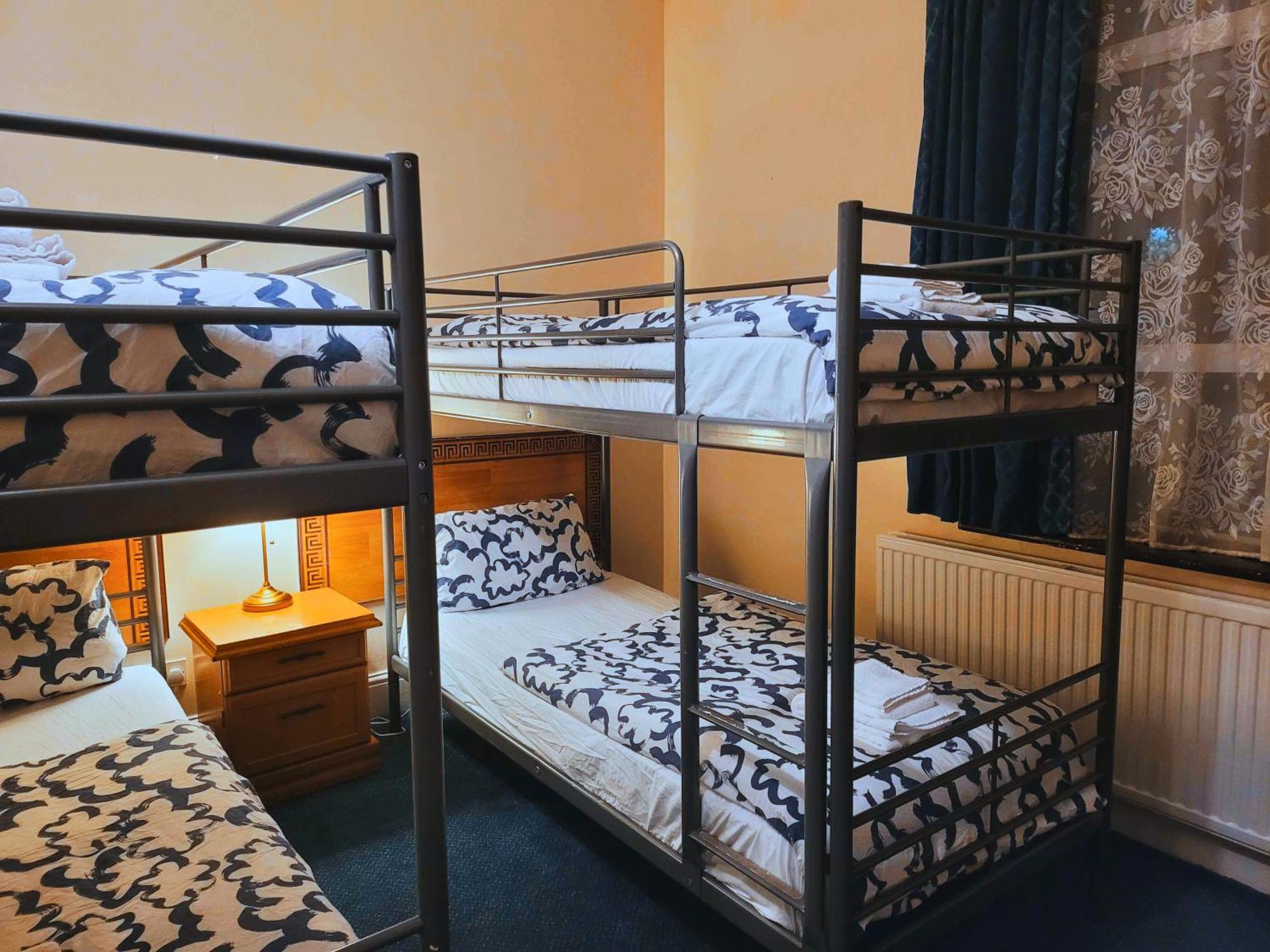 Helen'S Hotel Near Wembley Лондон Екстер'єр фото