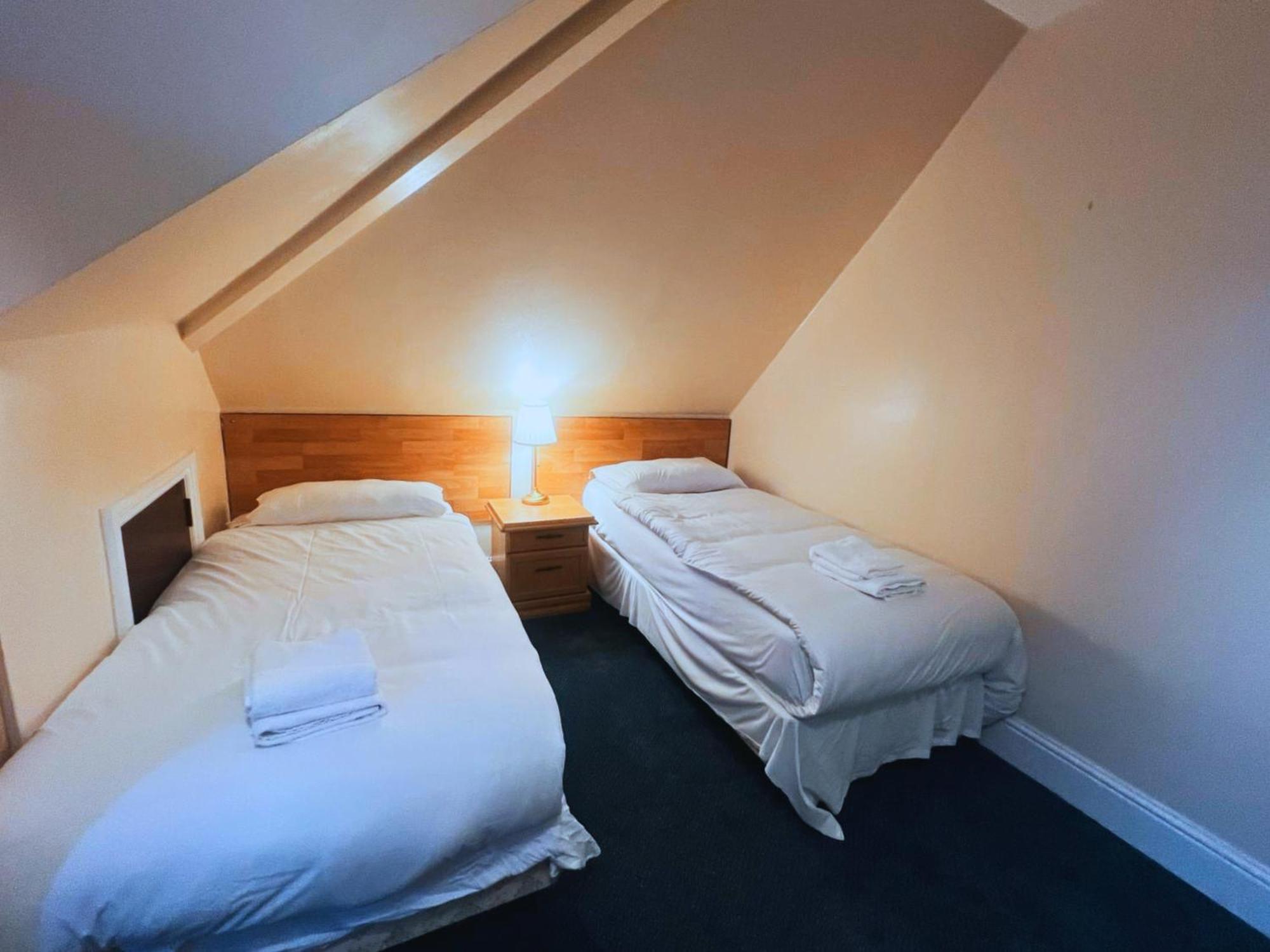 Helen'S Hotel Near Wembley Лондон Екстер'єр фото